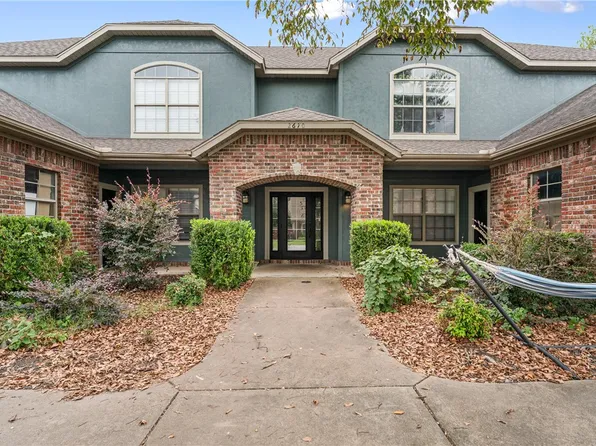 2670 N Valencia Ave, Fayetteville, AR 72703