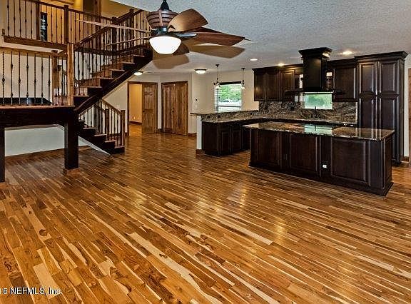 3rd image of 54 Dolphin Blvd E