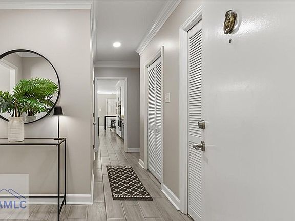 4th image of 6401 Habersham St Unit 3B