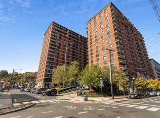 700 1st St APT 11H, Hoboken, NJ 07030