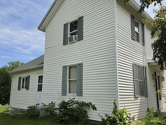 3rd image of 921 Newell Ave