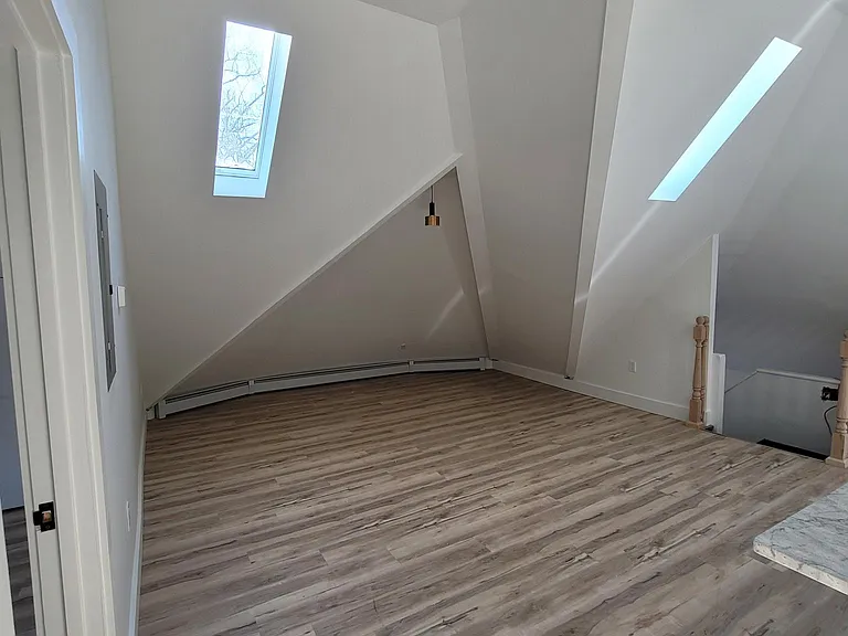 682 Whitney Ave #3 — Photo 2