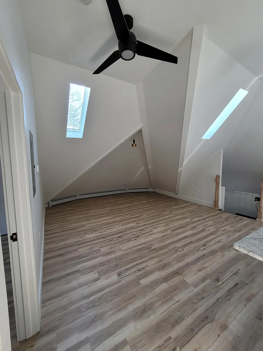 Building Photo - 682 Whitney Ave #3