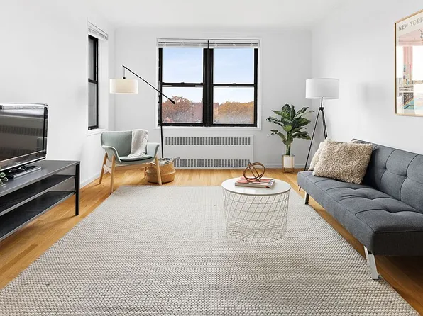 110 Ocean Pkwy APT 6A, Brooklyn, NY 11218