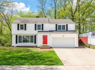 5822 Parkhill Dr, Parma Heights, OH 44130