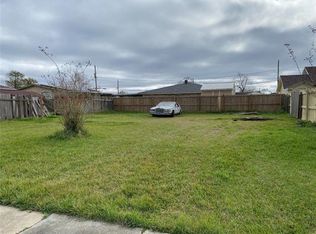2805 Ashley Dr, Violet, LA 70092