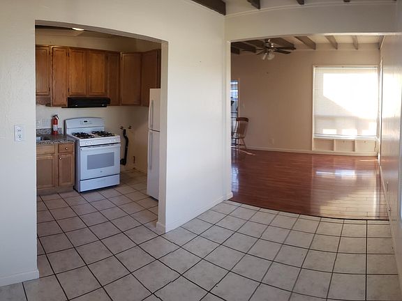 Dining area adjacent to kitchen