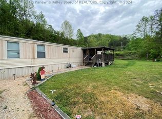 7225 Hamlin Rd, Hamlin, WV 25523