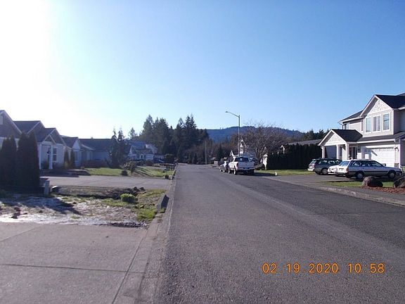 5th image of 406 S Spruce Ave