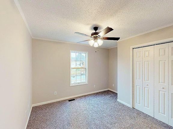 3rd image of 222 E Caldwell Ave