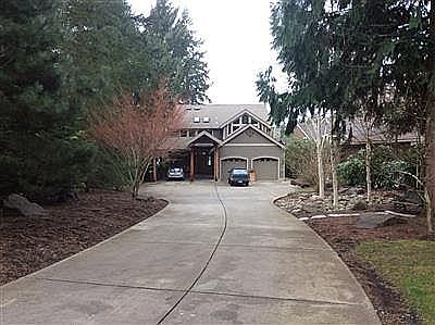 2nd image of 2007 E Beaver Lake Dr SE