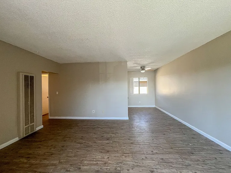 1828 W Glen Ave — Photo 22