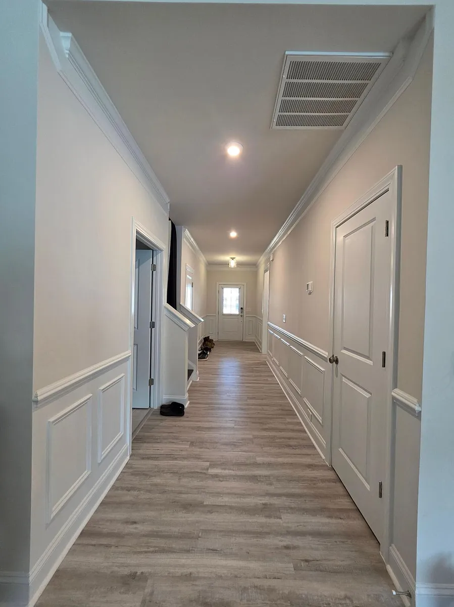 Building Photo - 3360 Rustic Dr