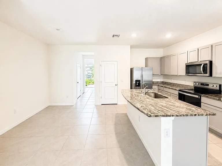17234 Amber Aspen Way — Photo 3