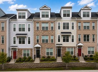 2240 S Glebe Rd, Arlington, VA 22206