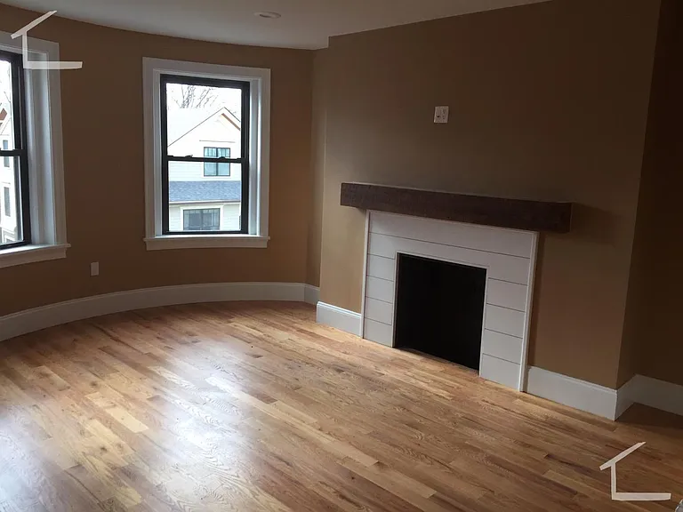 32 Linden St #4 — Photo 1