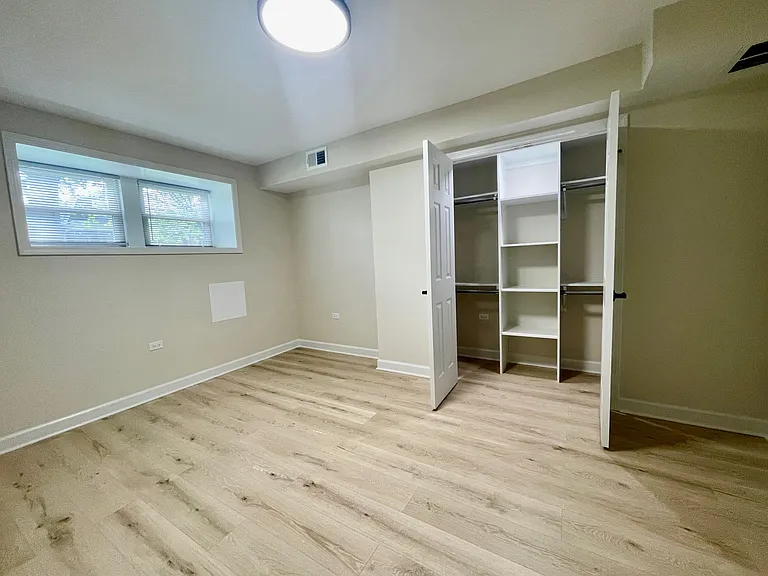 4845 N Kostner Ave #B — Photo 17