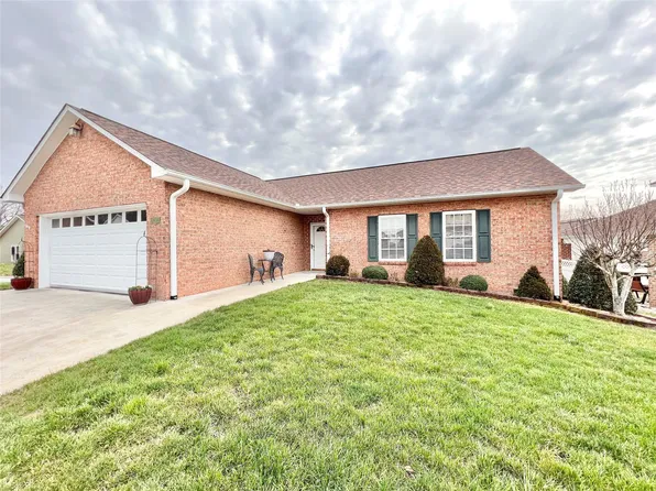 1206 Wexford Village Cir NE, Lenoir, NC 28645