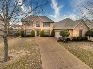 10488 Red Stone Dr, Collierville, TN 38017