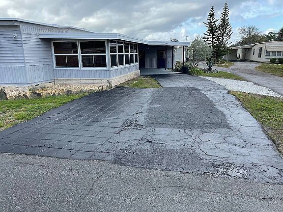 3rd image of 127 Crossways Dr #735