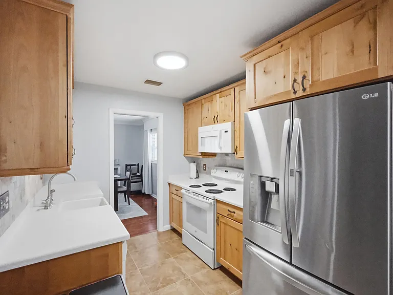 521 W Lutz Lake Fern Rd — Photo 13