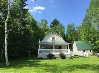 80 Windsor Ln, Dexter, ME 04930