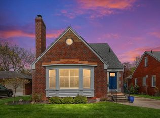 342 Ridgemont Rd, Grosse Pointe Farms, MI 48236