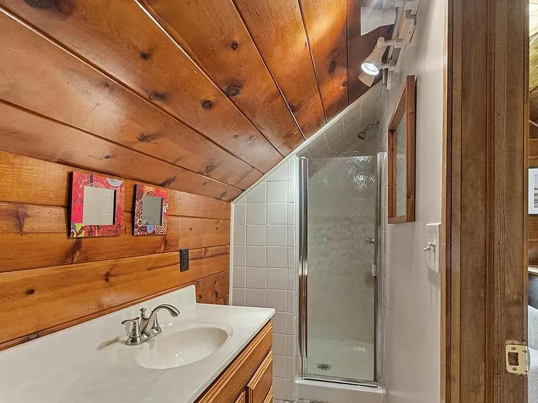 303 Wallinwood Ave NE — Photo 21