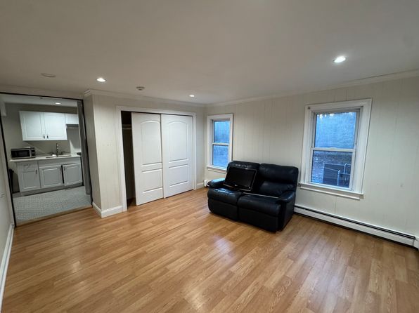 122 Quaker Path APT 11