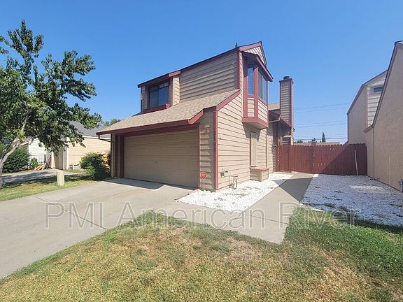 2nd image of 2195 Sandcastle Way