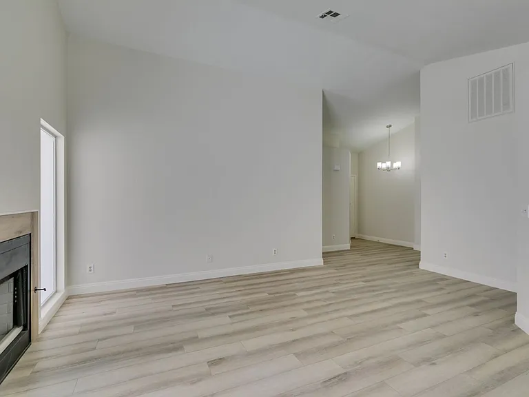 8664 Buttercreek Way — Photo 7