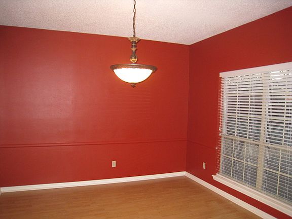 5th image of 202 Village Green Dr