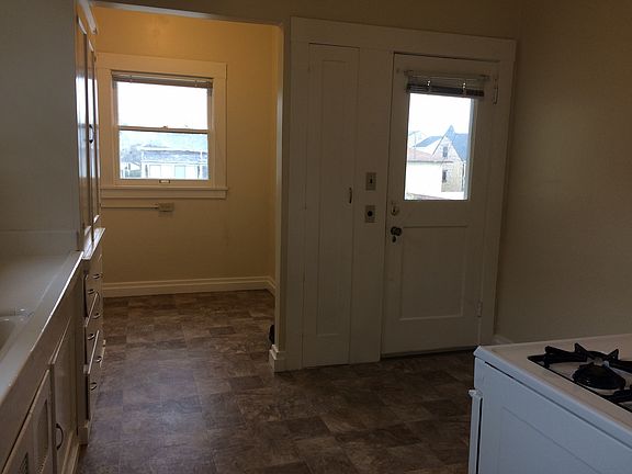 5th image of 2161 San Antonio Ave APT B