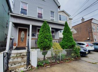 546 Livingston St APT 3, Elizabethport, NJ 07206