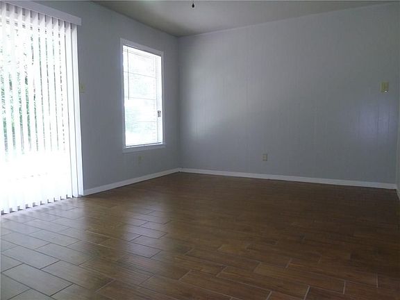 3rd image of 4414 Dudley Dr