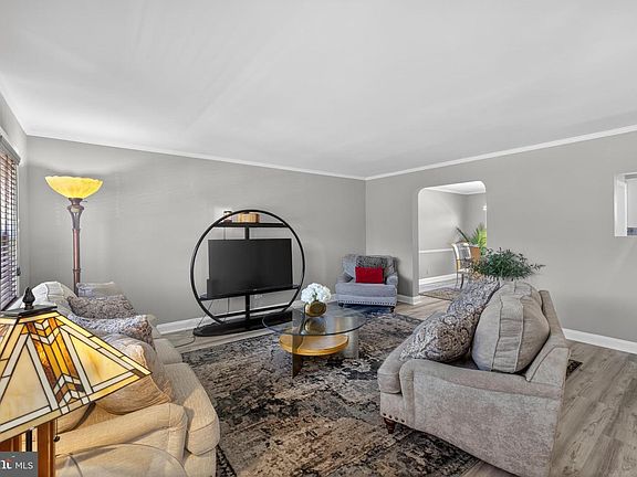 5th image of 8131 Kirkwall Ct