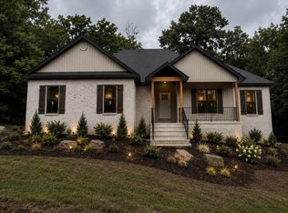 421 Sunnybrook Dr, Deatsville, AL 36022
