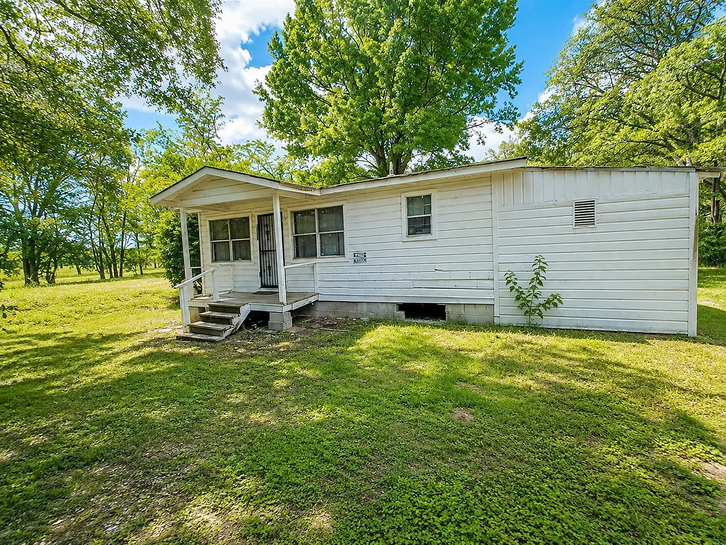 2 bed, 672 sqft, $712 — Photo 1