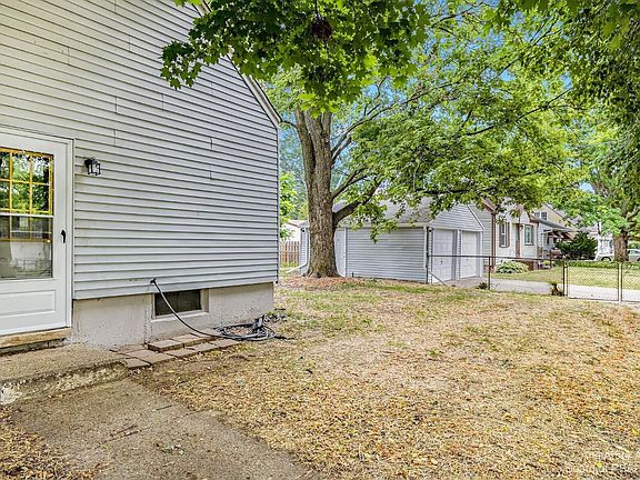 5th image of 1280 Lester Ave