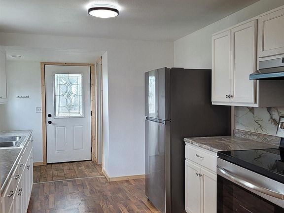 3rd image of 615 13th St