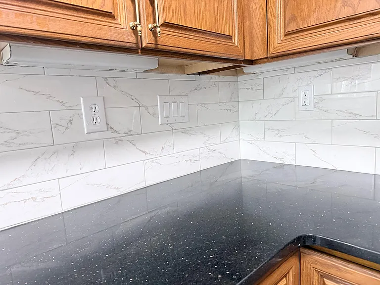921 Bentley Ct — Photo 6