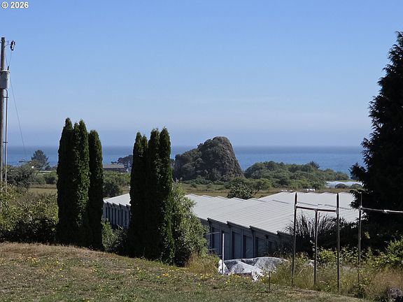 3rd image of 15282 Highway 101 S