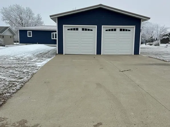 311 S Broadway St, Gettysburg, SD 57442