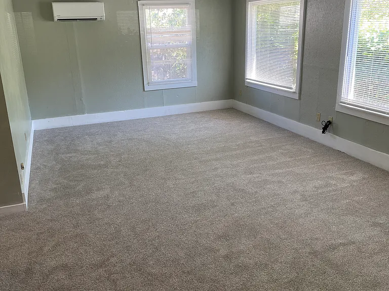 2709 E 16th Ave — Photo 3