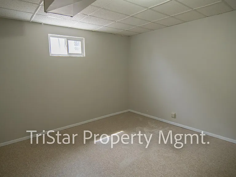3413 Greenwood Cir — Photo 9