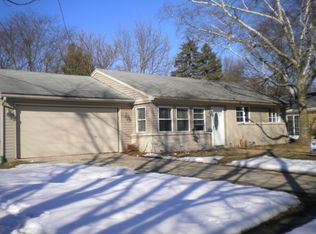 4008 Burrmont Rd, Rockford, IL 61107