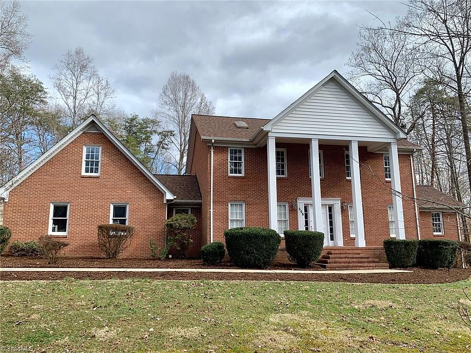 1st image of 165 Glenmoor Dr