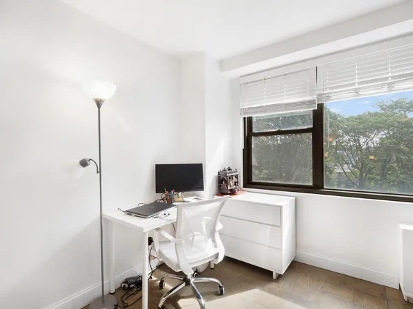 201 Saint Pauls Avenue image 6 of 18