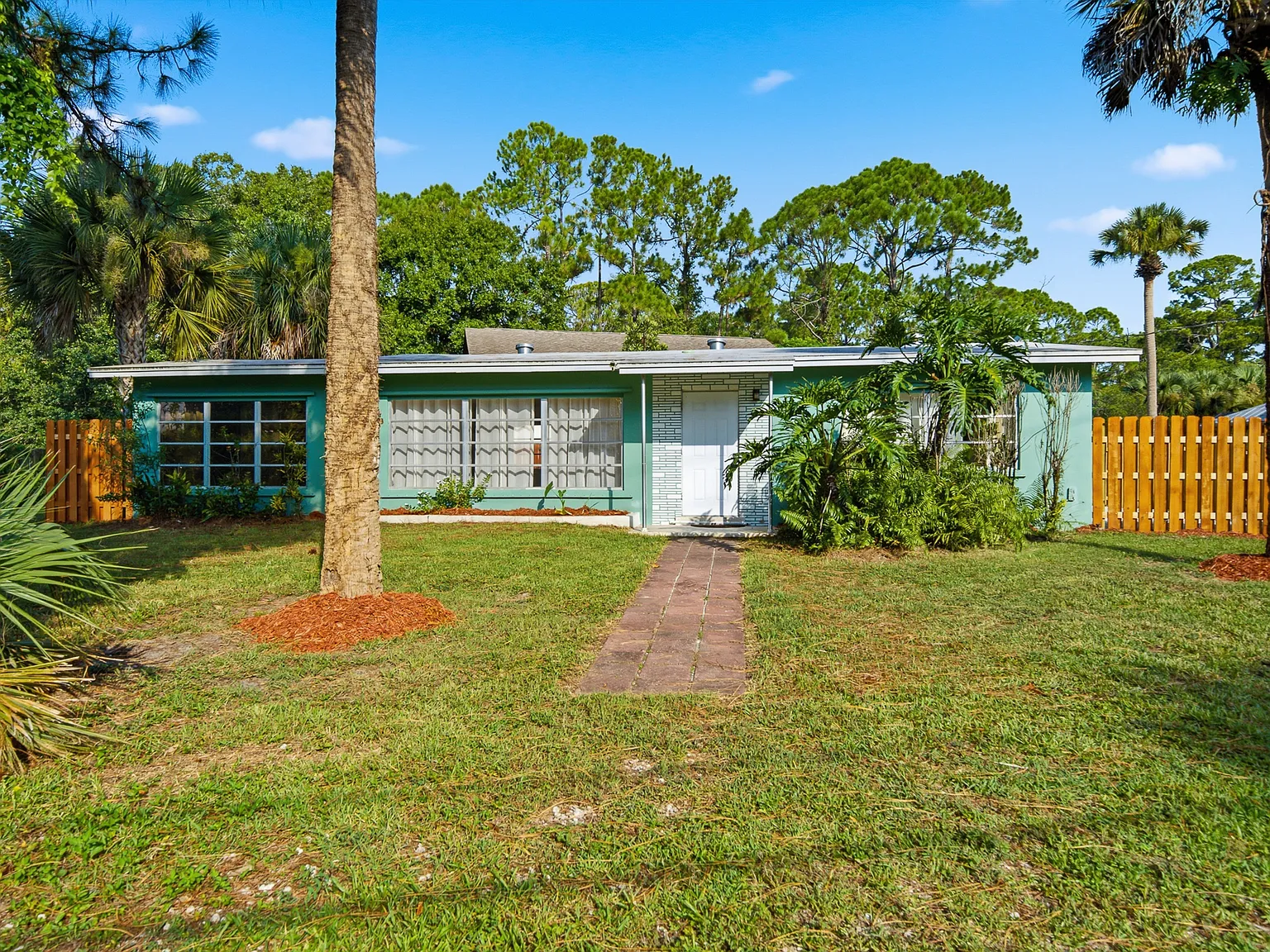 3 bed, 1487 sqft, $2,500 — Photo 1