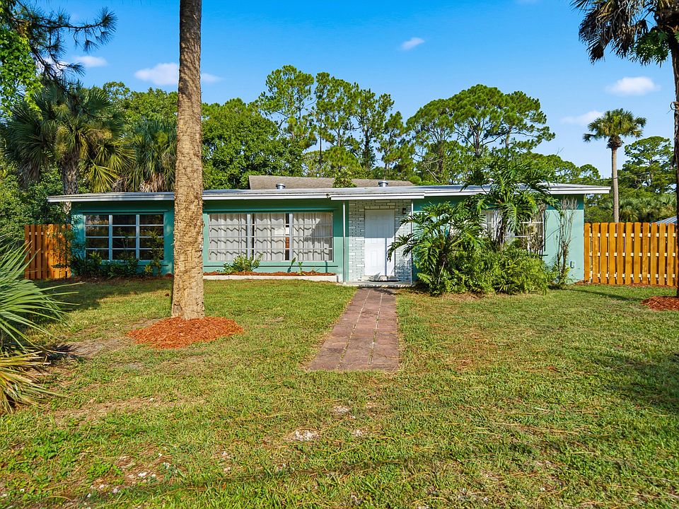 1st image of 365 Blue Heron Rd